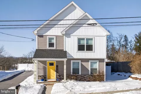 94 N Reamstown Rd, Stevens, PA 17578
