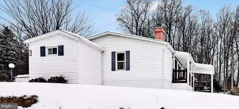 3 Summer Dr, Elizabethtown, PA 17022