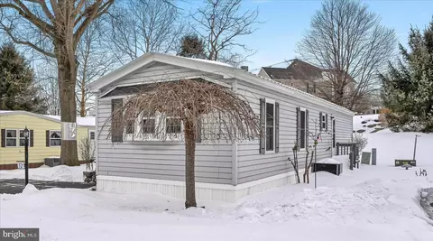 137 52 Meadow Valley Rd, Ephrata, PA 17522