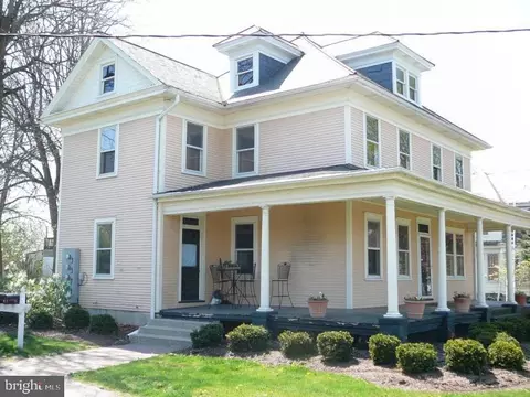 172 W 174 W Main St, Leola, PA 17540