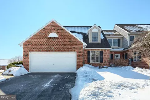 39 Spring Hill Ln, Mountville, PA 17554