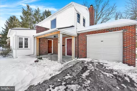 109 E Pine St, Ephrata, PA 17522