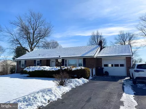 900 Cardinal Rd, Lancaster, PA 17601