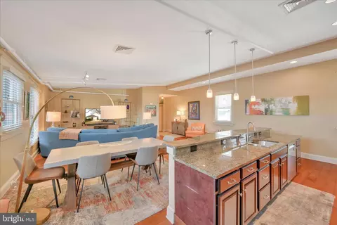 145 E King St #401, Lancaster, PA 17602