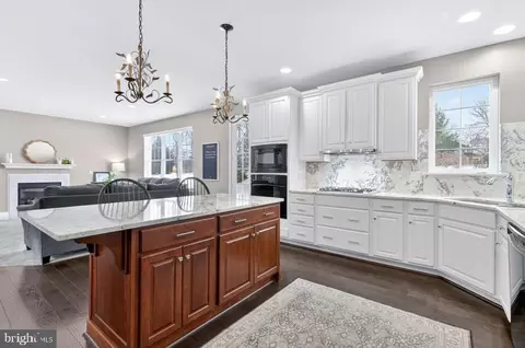 Kitchen - 649 Dorset St, Lititz, PA 17543 photo 3 of 3