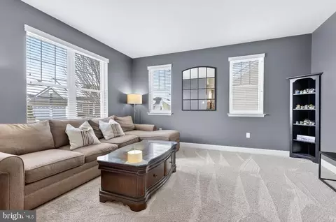 Living - 649 Dorset St, Lititz, PA 17543 photo 1 of 2
