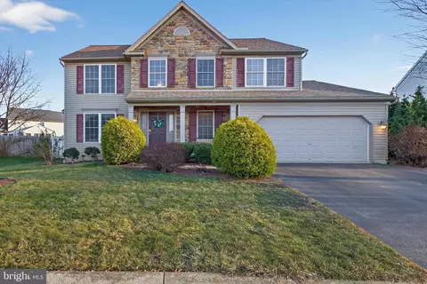42 Tyler Dr, Ephrata, PA 17522
