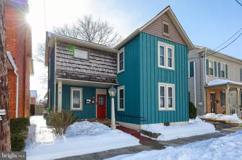 16 E Market St, Lititz, PA 17543