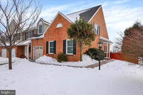 79 Spring Hill Ln, Mountville, PA 17554