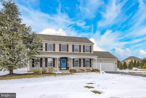 35 Sarah Ln, Mount Joy, PA 17552