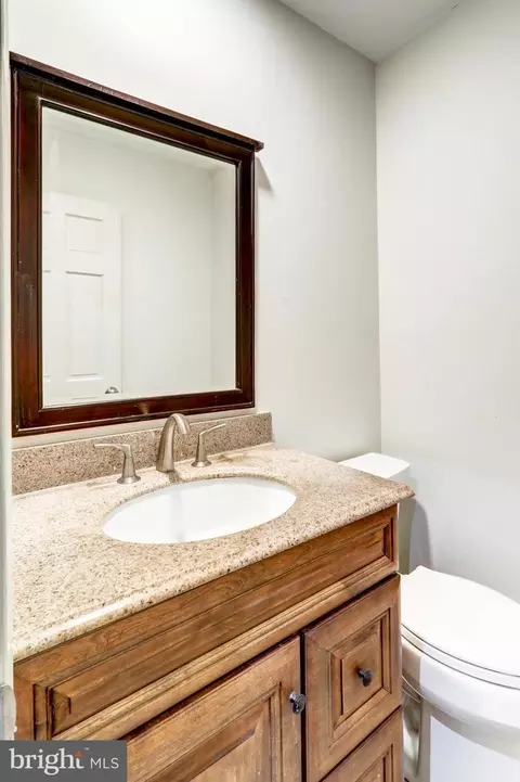 Bath - 152 Kings Gate Dr, Lititz, PA 17543 photo 1 of 4