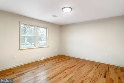 Living - 152 Kings Gate Dr, Lititz, PA 17543 photo 5 of 5