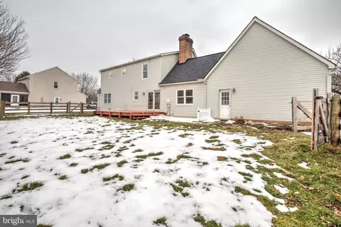 Exterior - 152 Kings Gate Dr, Lititz, PA 17543 photo 7 of 10