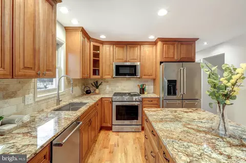 Kitchen - 152 Kings Gate Dr, Lititz, PA 17543 photo 4 of 8