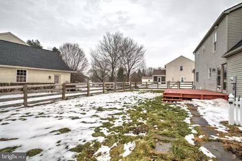 Exterior - 152 Kings Gate Dr, Lititz, PA 17543 photo 10 of 10