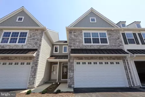 2458 Spring Water Cir, Lancaster, PA 17601