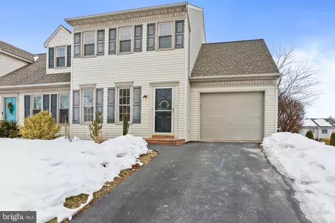705 Fieldstone Ln, Elizabethtown, PA 17022