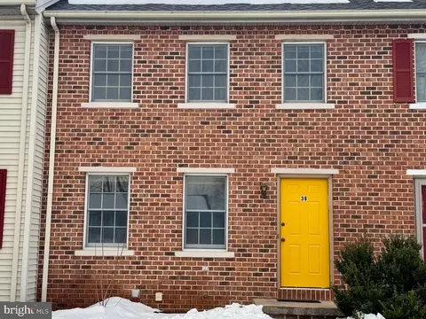 36 Cranfield Ct, Elizabethtown, PA 17022