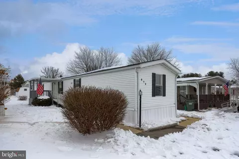 215 Fawn Meadow Xing, Lancaster, PA 17603