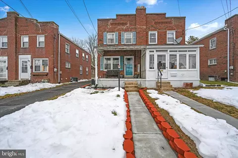 229 Locust St, New Holland, PA 17557