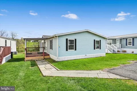 16 Terrie Ln, East Earl, PA 17519