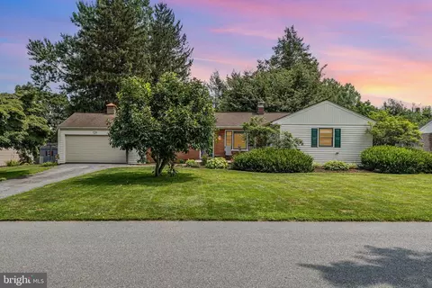 1521 Clearview Ave, Lancaster, PA 17601