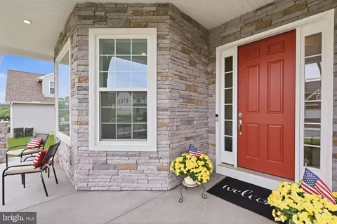 Exterior - 113 Cameron Ln, Lititz, PA 17543 photo 3 of 5