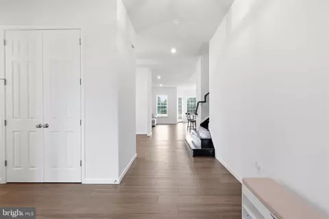 Entry Way - 113 Cameron Ln, Lititz, PA 17543 photo 2 of 21