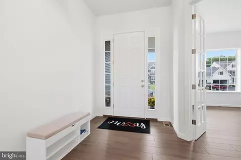Entry Way - 113 Cameron Ln, Lititz, PA 17543 photo 1 of 21