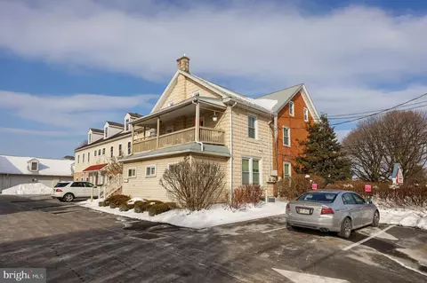 344 E Main St, Leola, PA 17540