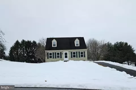 725 Laurel View Dr, Manheim, PA 17545