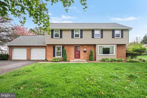 13 Pleasant View Dr, Strasburg, PA 17579