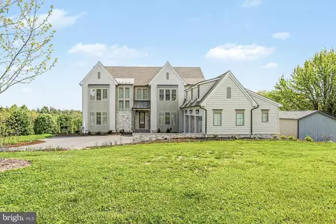 1 Strawberry Ln, Lititz, PA 17543