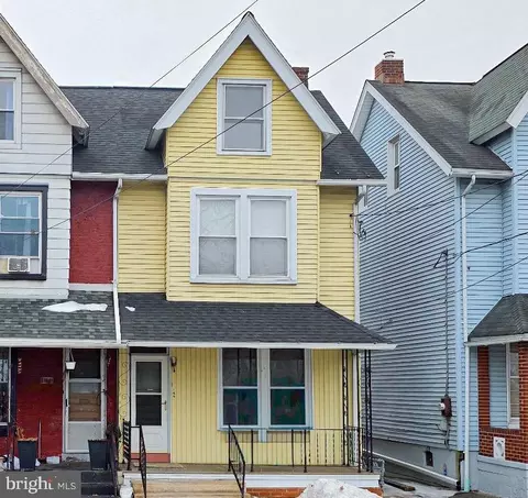 144 S 6th St, Columbia, PA 17512