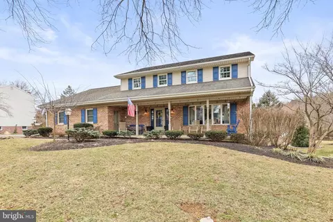 406 Wetherburn Dr, Lancaster, PA 17601