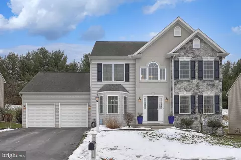 16 Cedar Chase Dr, Mountville, PA 17554