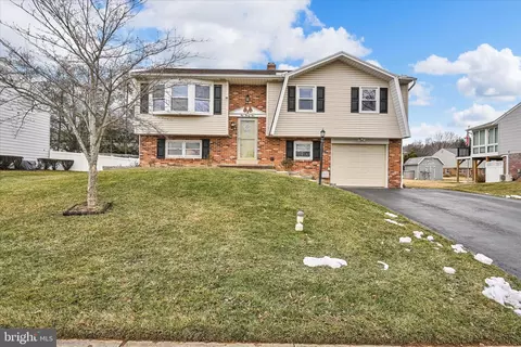 429 Candlewyck Rd, Lancaster, PA 17601
