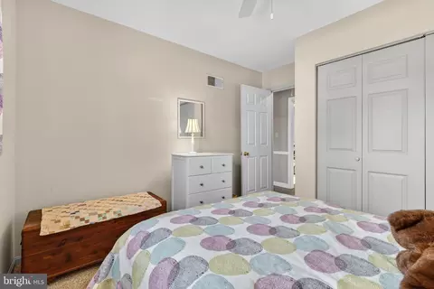 Bedroom - 146 S Oak St, Lititz, PA 17543 photo 5 of 6