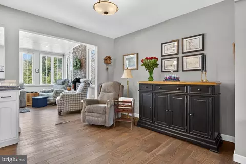 Entry Way - 146 S Oak St, Lititz, PA 17543 photo 4 of 8