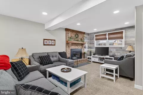 Living - 146 S Oak St, Lititz, PA 17543 photo 1 of 1
