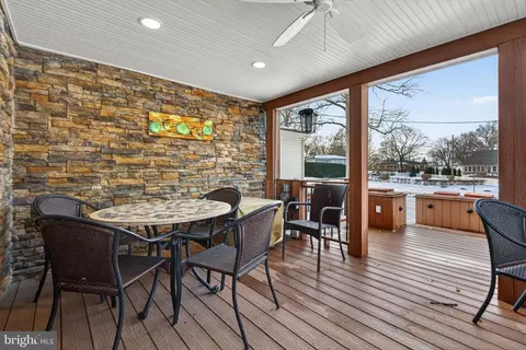 Exterior - 146 S Oak St, Lititz, PA 17543 photo 3 of 8