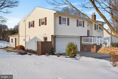 Exterior - 146 S Oak St, Lititz, PA 17543 photo 2 of 8