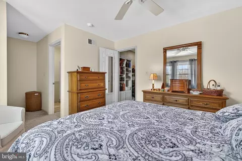 Bedroom - 146 S Oak St, Lititz, PA 17543 photo 3 of 6