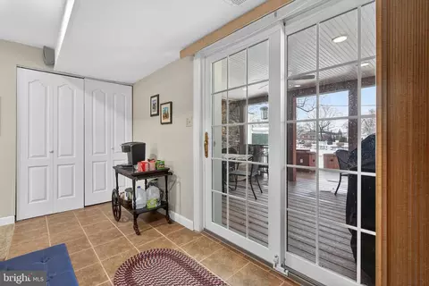 Entry Way - 146 S Oak St, Lititz, PA 17543 photo 8 of 8