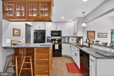 Kitchen - 146 S Oak St, Lititz, PA 17543 photo 1 of 5