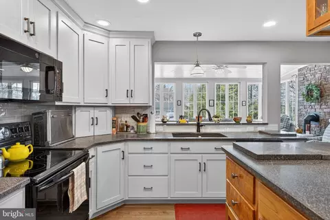 Kitchen - 146 S Oak St, Lititz, PA 17543 photo 3 of 5