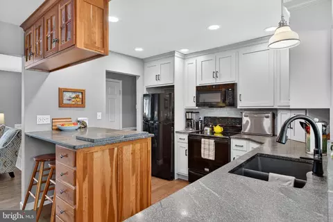Kitchen - 146 S Oak St, Lititz, PA 17543 photo 2 of 5