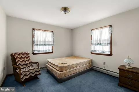 Bedroom - 85 Wissler Rd, Lititz, PA 17543 photo 5 of 6