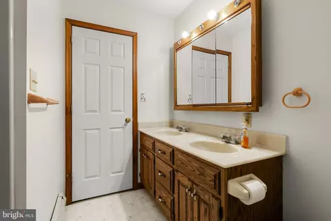 Bath - 85 Wissler Rd, Lititz, PA 17543 photo 3 of 3