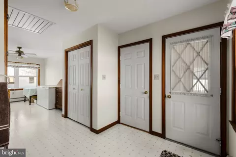 Entry Way - 85 Wissler Rd, Lititz, PA 17543 photo 2 of 6